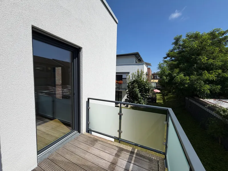Sonnige 2-Zimmer-Eigentumswohnung mit Balkon, Tiefgaragenstellplatz & Aufzug