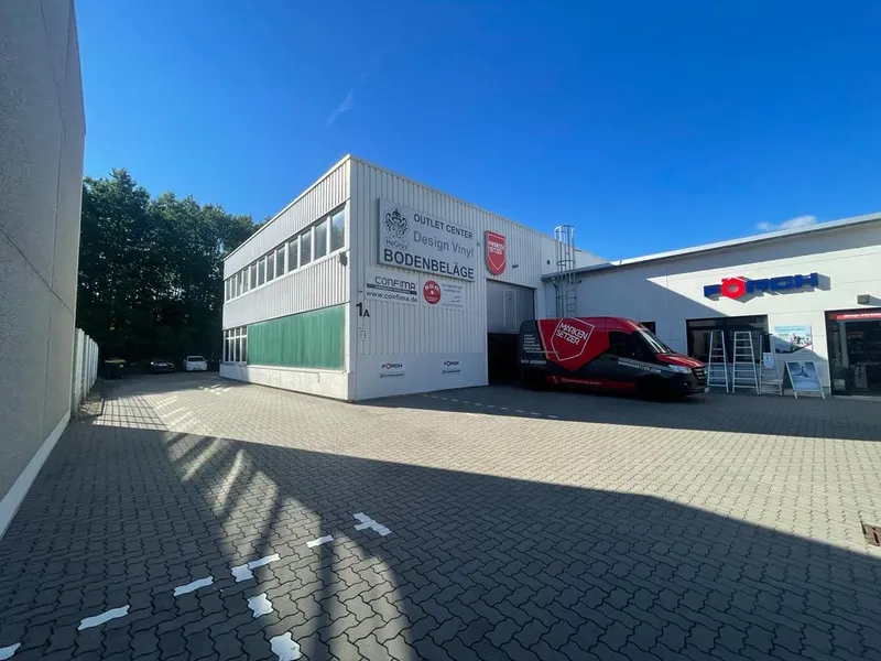Vielseitige Gewerbehalle mit B&uuml;ro &ndash; ca. 300 m&sup2;, 6,5 m Hallenh&ouml;he & starke Bodentragkraft