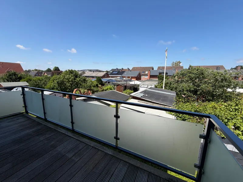 Sch&ouml;ne 2-Zimmer-Eigentumswohnung mit Balkon, Tiefgaragenstellplatz & Aufzug