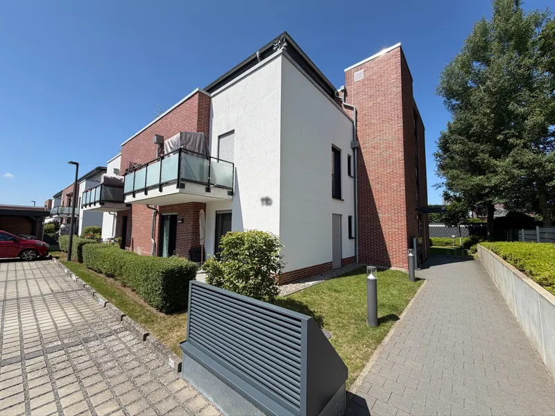 Sch&ouml;ne 2-Zimmer-Eigentumswohnung mit Balkon, Tiefgaragenstellplatz & Aufzug