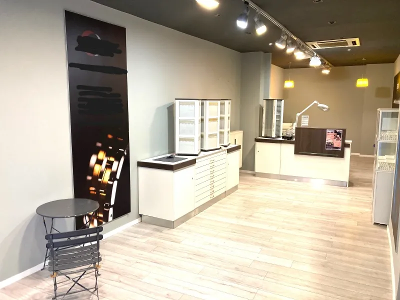 LADENGESCHÄFT 60 m² IN DER CITY – TOP A LAUFLAGE – …