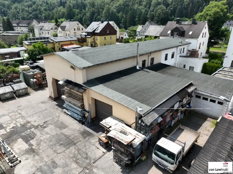 FÜR DACHGESCHOSSLIEBHABER …