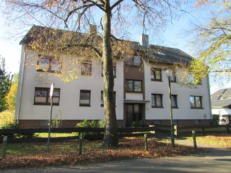 FREUNDLICHE WOHNUNG MIT GROSSEM BALKON …