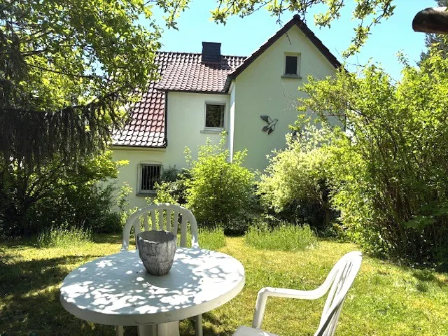 IDEAL FÜR DIE KLEINE FAMILIE – MIT GROSSEM GARTEN…