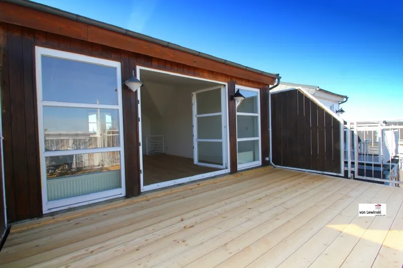MAISONETTE MIT ÜPPIGER DACHTERRASSE…