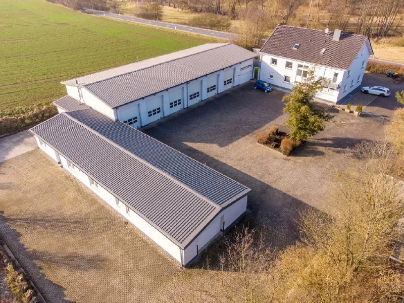 FIRMENGELÄNDE MIT BÜROS, WOHNHAUS, LKW-HALLE, GARAGEN, LAGER UND GROSSEM GRUNDSTÜCK…