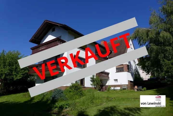 VERKAUFT – ZWEI FAMILIEN – EIN HAUS! GROSSER GARTEN – DOPPELGARAGE …