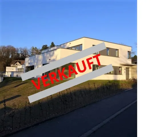 VERKAUFT – NEUBAU – DHH MIT GARTEN…