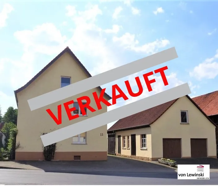 VERKAUFT: ZWEI HÄUSER MIT GARTEN – WERKSTATT UND GARAGEN…