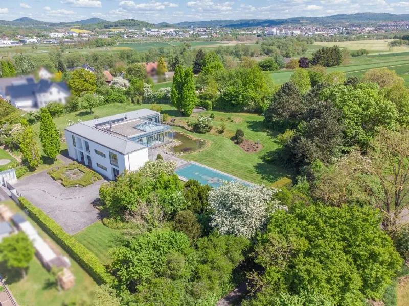TRAUMHAUS MIT POOL UND GROßEM GRUNDSTÜCK …