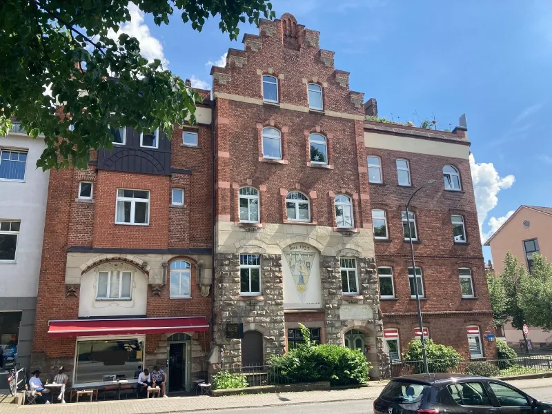 WOHN- UND GESCHÄFTSHAUS – INNENSTADT …