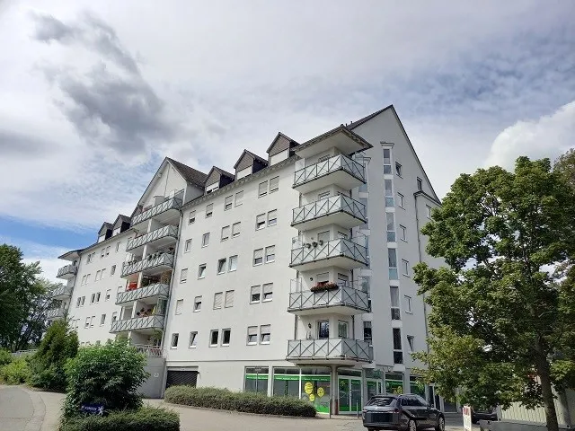FREUNDLICHE WOHNUNG MIT GROSSEM BALKON …