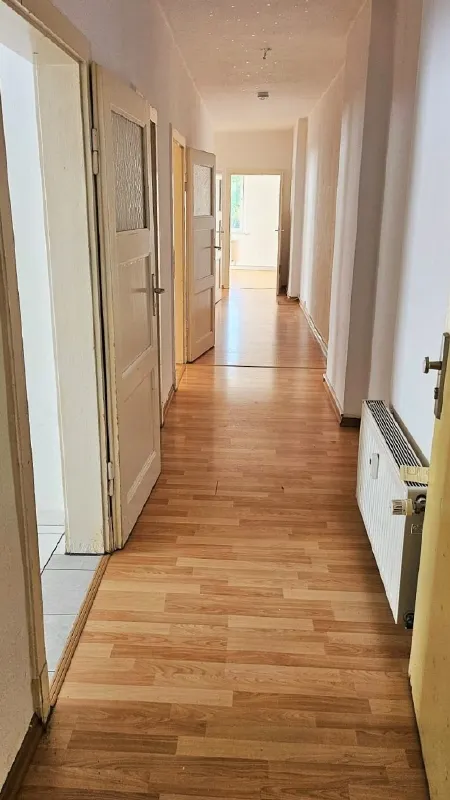 4- ZIMMER-WOHNUNG IM ZENTRUM-OST….