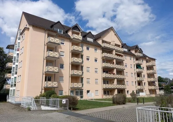 TOLLE DACHGESCHOSSWOHNUNG MIT LANGJÄHRIGEM MIETER …