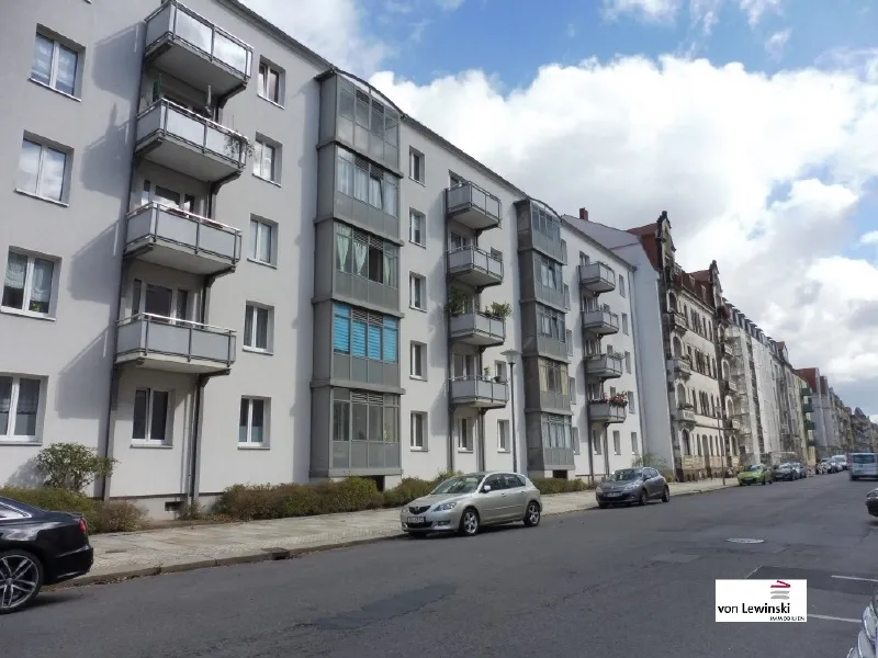 ++ STRIESEN-WEST ++TOLLE 3 ZIMMER WOHNUNG MIT EINBAUKÜCHE….