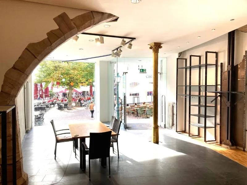 WEINHANDEL UND GASTRONOMIE – HISTORISCHER CHARME TRIFFT MODERNES GASTROKONZEPT…