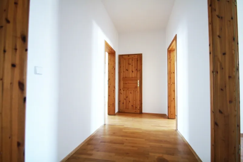 HEREINSPAZIERT…GEMÜTLICHE DACHGESCHOSSWOHNUNG AUF DEM KAßBERG ..-