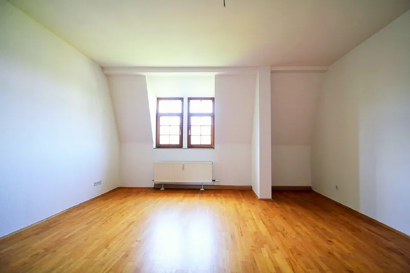 BEZAUBERNDE 3-ZIMMER-WOHNUNG FÜR EINE KLEINE FAMILIE ODER WG-FANS