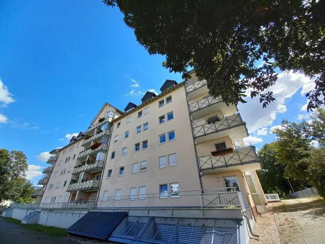 SCHÖNE DACHGESCHOSSWOHNUNG MIT TRAUMAUSBLICK …