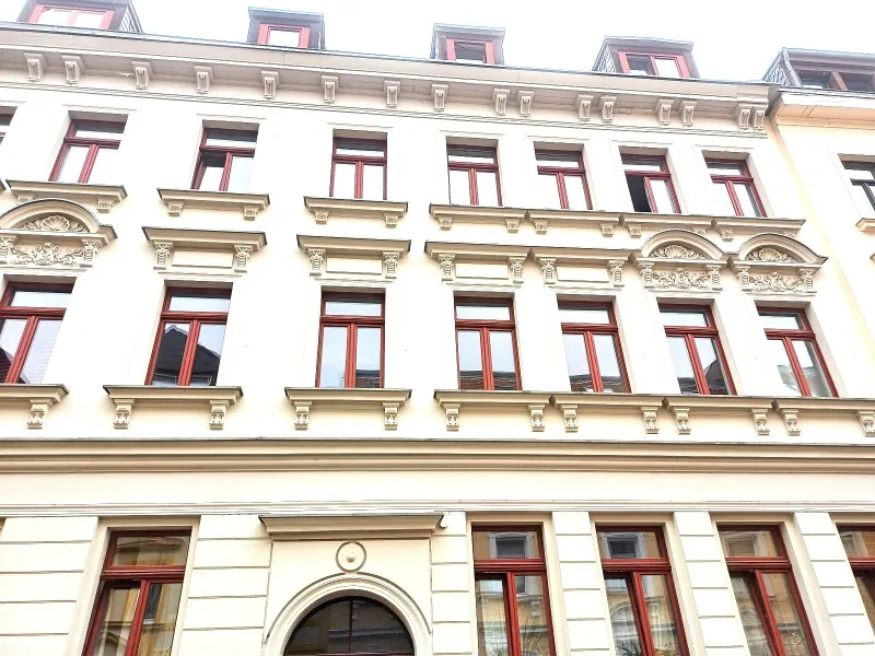 GEMÜTLICHE 2 ZIMMER DG-WOHNUNG IN WAHREN…