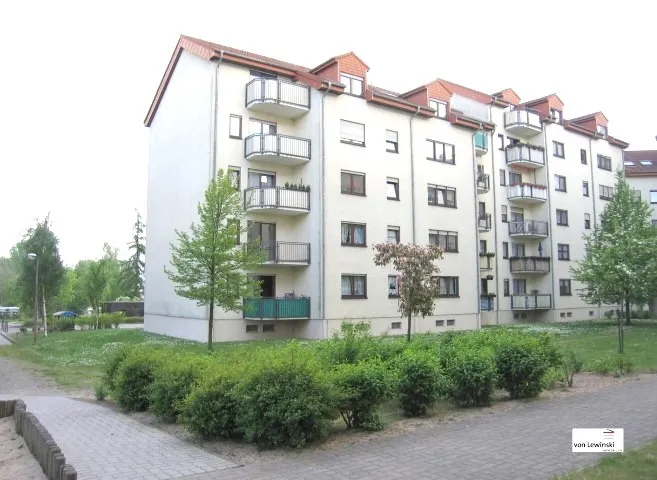SOFORT BEZUGSFREIE SINGLE-WOHNUNG MIT STELLPLATZ …