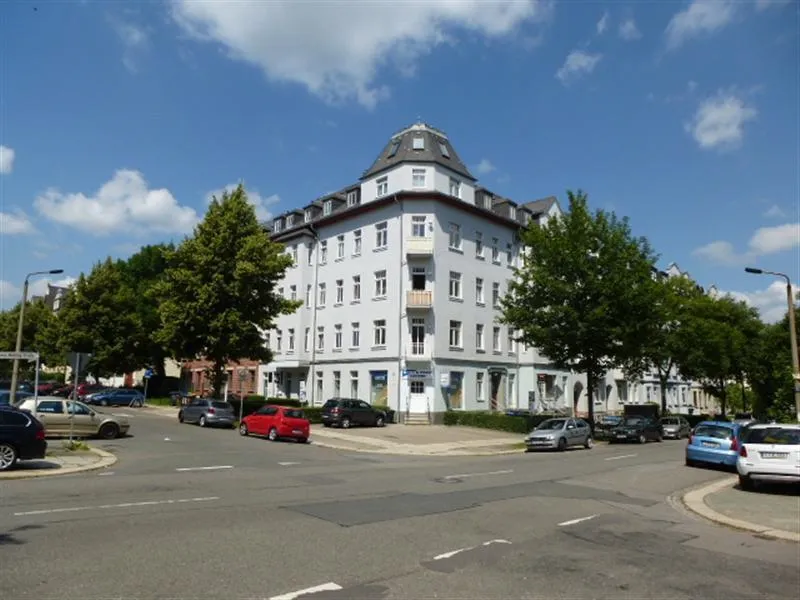 MIT AUSBLICK INS KASSBERGLEBEN; BALKON UND EINBAUK&Uuml;CHE…