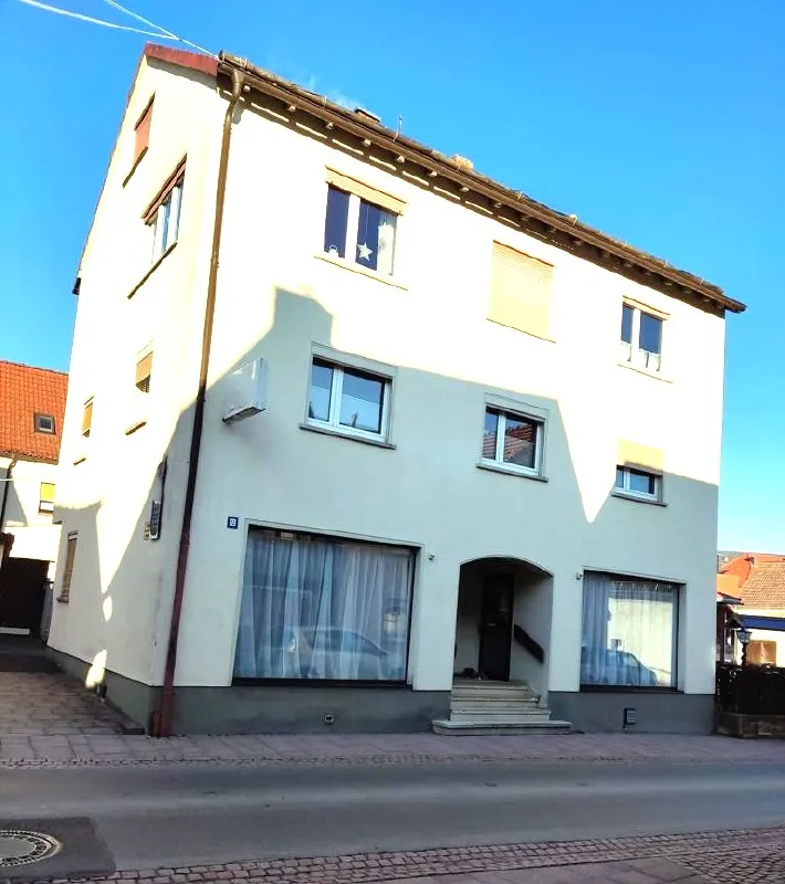 LADENFL&Auml;CHE MIT WERKSTATT…