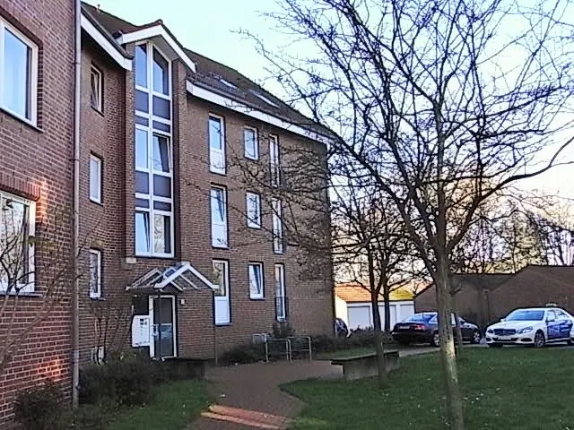 H-SAHLKAMP: SCHICKE WOHNUNG, NETTE NACHBARN, GEPFLEGTE GR&Uuml;NANLAGEN!!!…