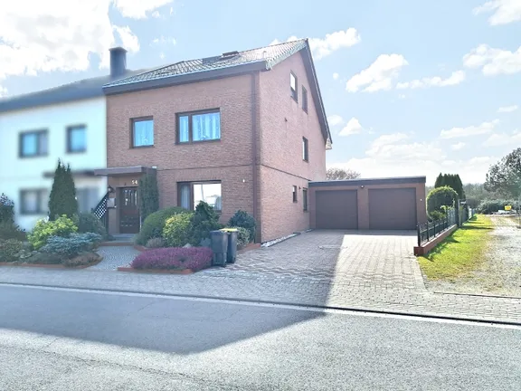 Straßenansicht