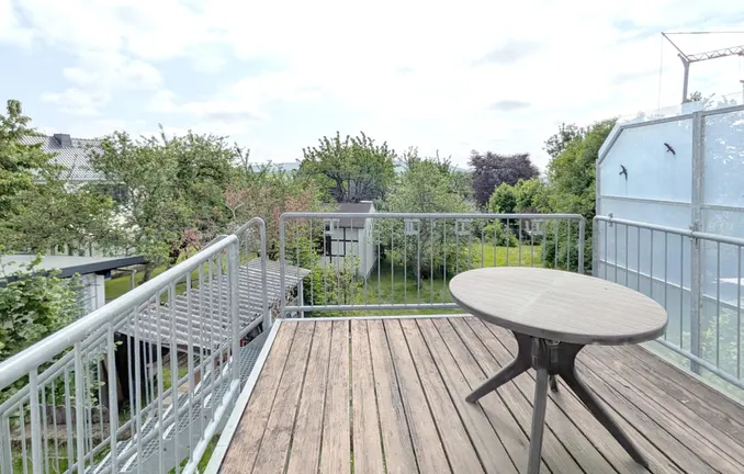 großer Balkon