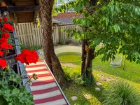 Blick von oben in den Garten