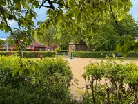Spielplatz angrenzend