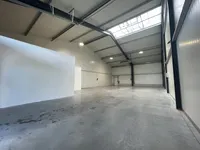 vergleichbare Halle leer