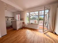 Wohn- Esszimmer mit neuwertiger Küche
