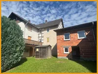 Hinteransicht mit Blick in den Garten