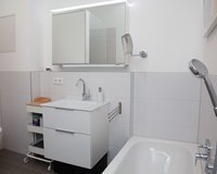 Modernes Badezimmer...