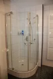 ...mit Dusche