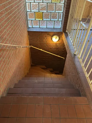 Kellertreppe innen