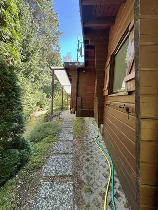linke Seite des Hauses