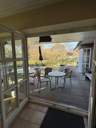 überdachte Südterrasse