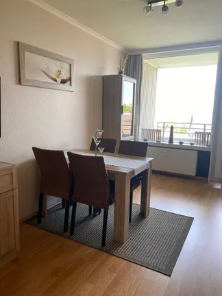 Esstisch mit 4 Stühlen