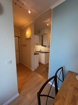 Blick zur Pantry aus Essecke