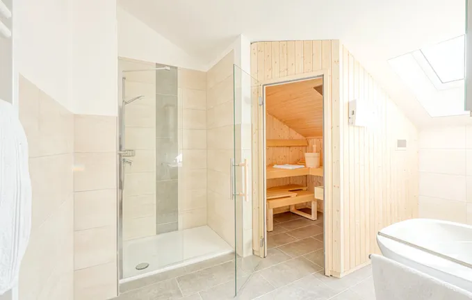 Duschbad mit Sauna