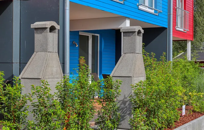 Gemütliche Terrasse mit Grillkamin