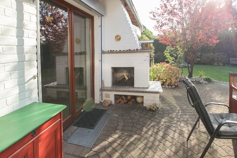 mit Außenkamin