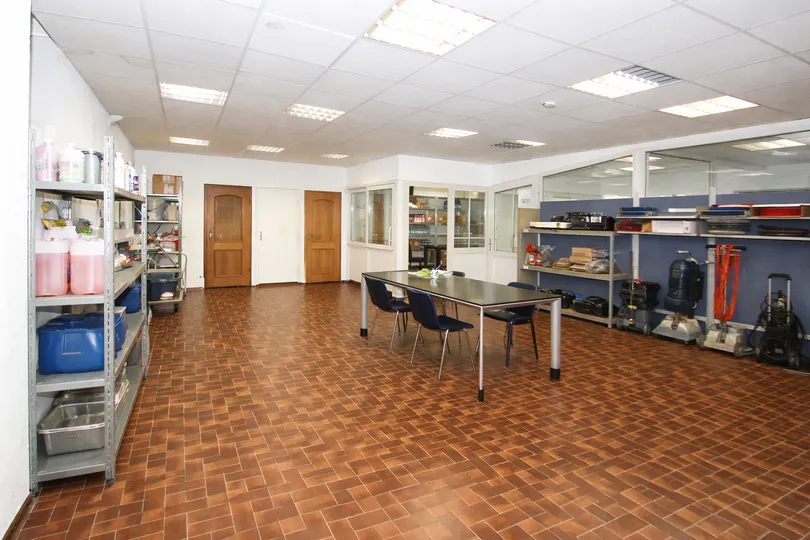 Ladenlokal / Showroom / Lager