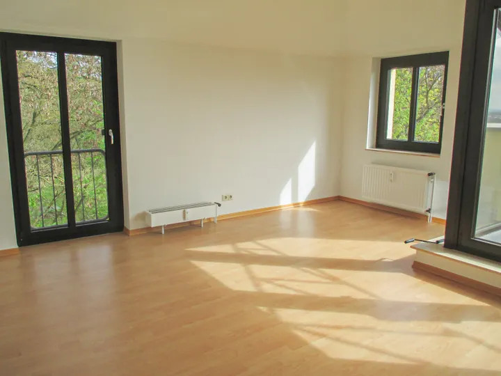 Wohnzi. mit Home-Office-Ecke