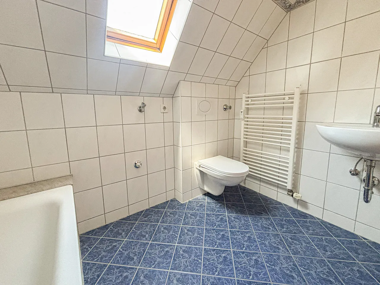 Gemütliche Drei-Zimmer-Dachgeschosswohnung - Foto 2