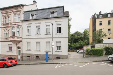 Dreiparteienhaus