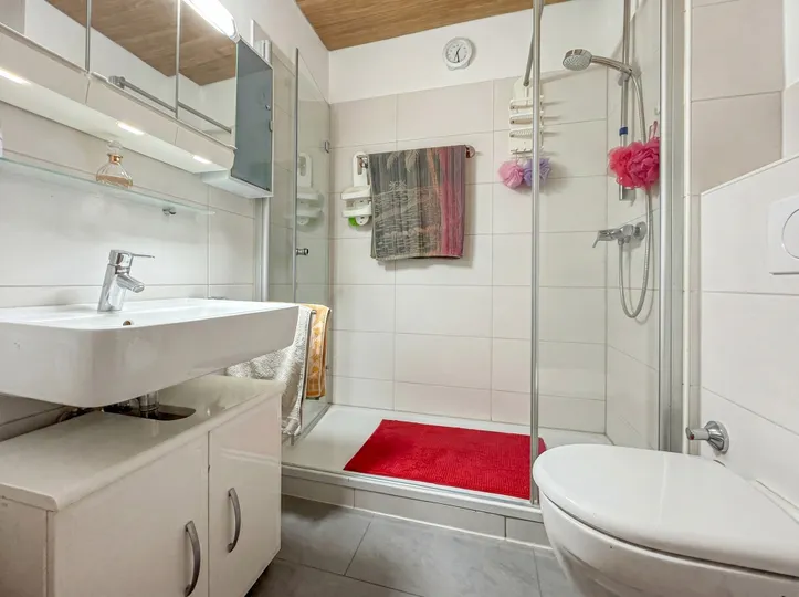 modernes Duschbad